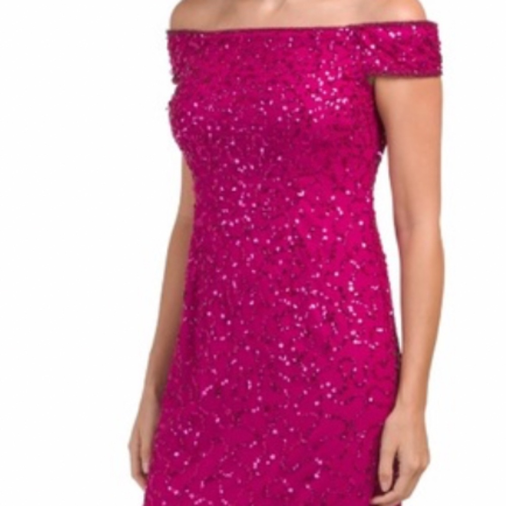 ADRIANNA PAPELL Orchid Off The Shoulder Sequin Column Gown